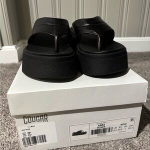 Cougar Black Platform Slides